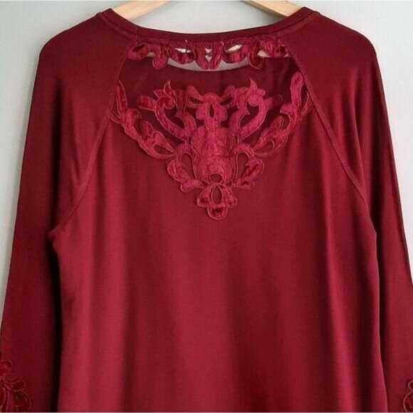 MAURICES / Lace Applique Sweatshirt Crewneck Top Wine Burgundy Sz S - Picture 2 of 13